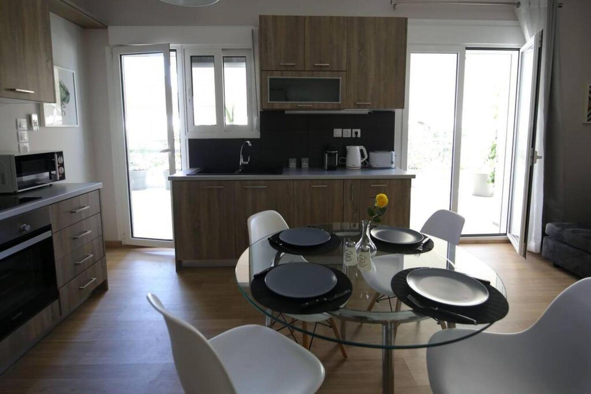 Penthouse Lux Flat With 2 Bd Next To Larissis Lägenhet Aten Exteriör bild